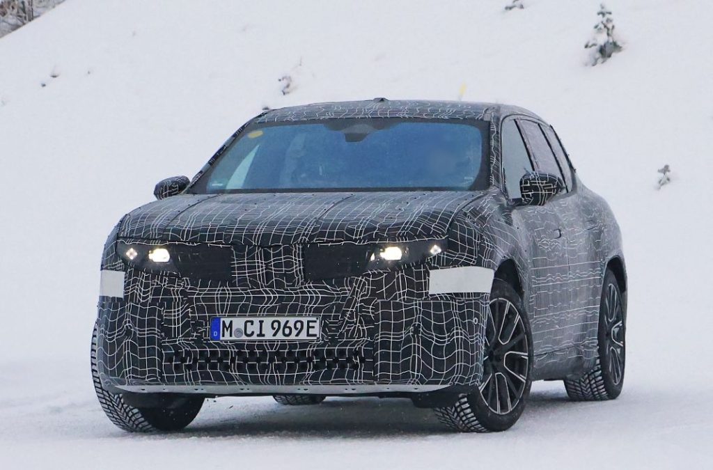 BMW iX3 2025 nieve 4 Motor16