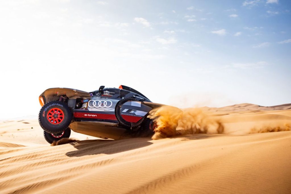 Sainz y Audi siguen al tran tran en el Dakar 1 Motor16 Carlos Sainz, segundo en el Dakar tras la cuarta etapa.