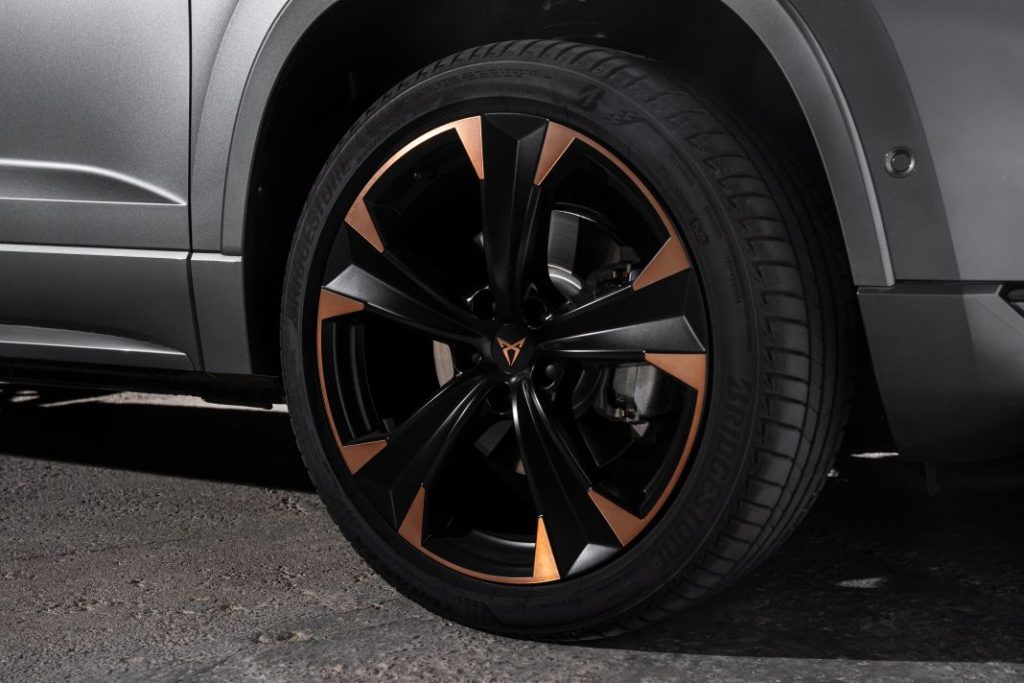 El Cupra Ateca amplía su oferta con una versión de 190 CV y tracción total 26 Motor16 CUPRA Ateca 190cv27 Motor16