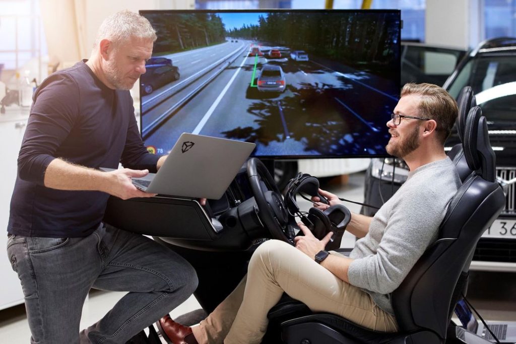 Conducción virtual: lleva a tus hijos al colegio desde casa. Una experiencia innovadora y conveniente te espera 1 Motor16 EL SIMULADOR DE VOLVO BLOG PREMIUM EVENTOSMOTOR 1 Motor16
