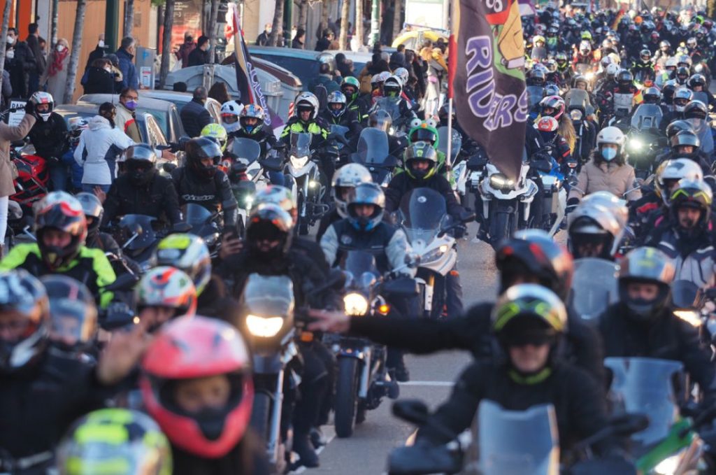 EuropaPress concentracion pinguinos 2022 1moto Motor16