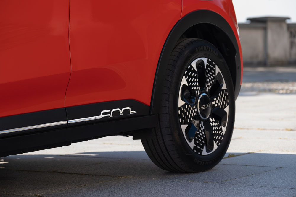 Primera prueba del Fiat 600e. Un 'clásico' a la vanguardia 21 Motor16 FIAT 600E 11 Motor16