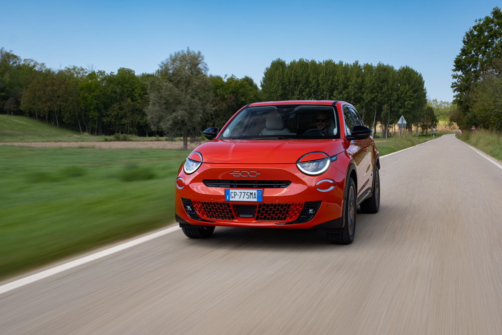 Primera prueba del Fiat 600e. Un 'clásico' a la vanguardia 34 Motor16 FIAT 600E 24 Motor16