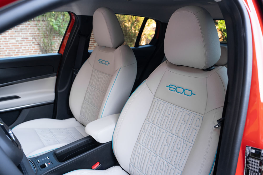 Primera prueba del Fiat 600e. Un 'clásico' a la vanguardia 41 Motor16 FIAT 600E 31 Motor16