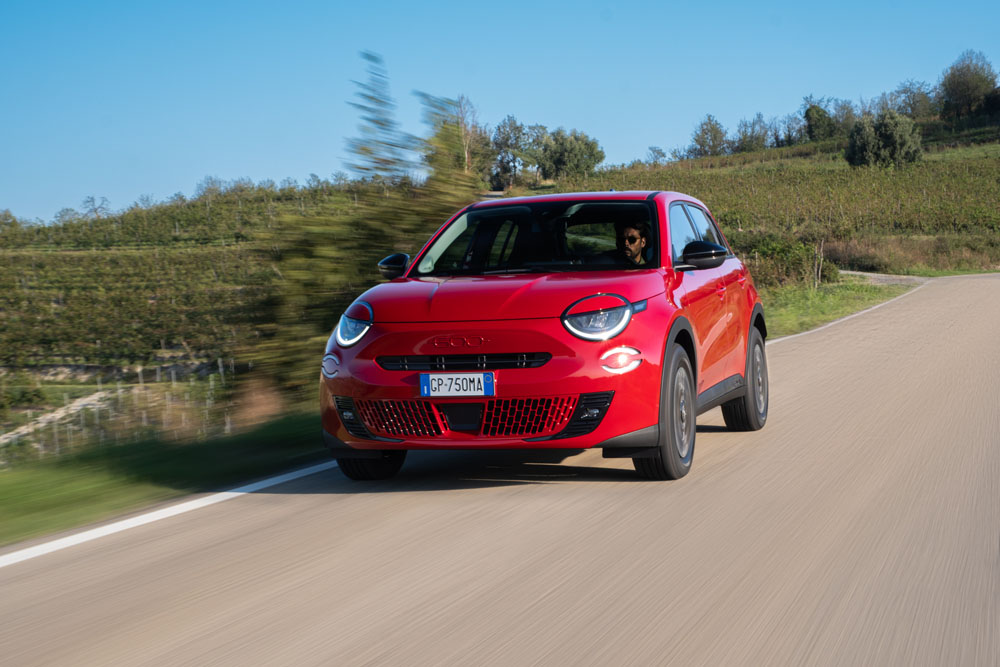 Primera prueba del Fiat 600e. Un 'clásico' a la vanguardia 46 Motor16 FIAT 600E 36 Motor16