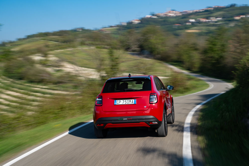 Primera prueba del Fiat 600e. Un 'clásico' a la vanguardia 48 Motor16 FIAT 600E 38 Motor16