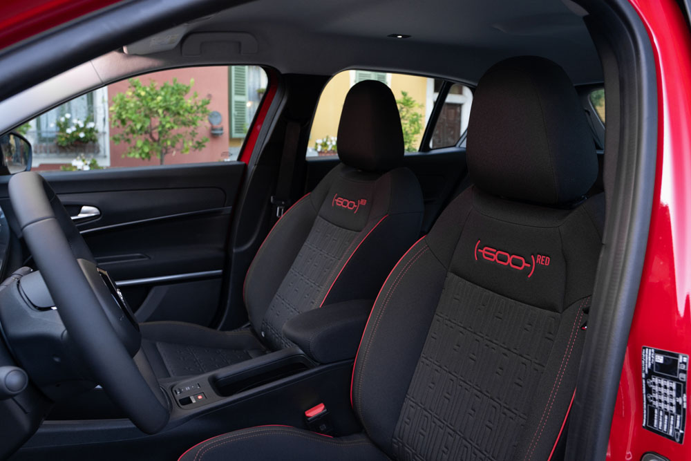 Primera prueba del Fiat 600e. Un 'clásico' a la vanguardia 55 Motor16 FIAT 600E 45 Motor16