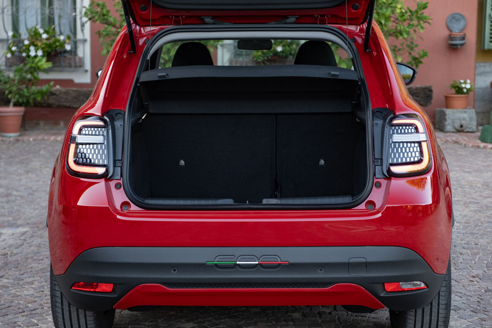 Primera prueba del Fiat 600e. Un 'clásico' a la vanguardia 58 Motor16 FIAT 600E 48 Motor16