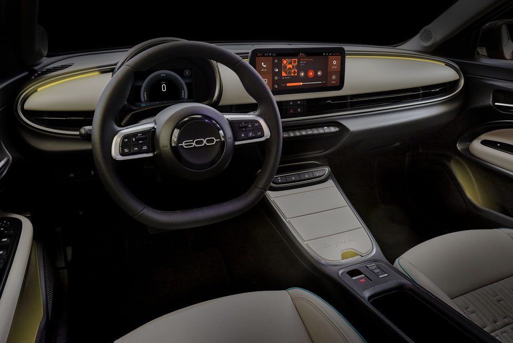 Primera prueba del Fiat 600e. Un 'clásico' a la vanguardia 74 Motor16 FIAT 600E 64 Motor16