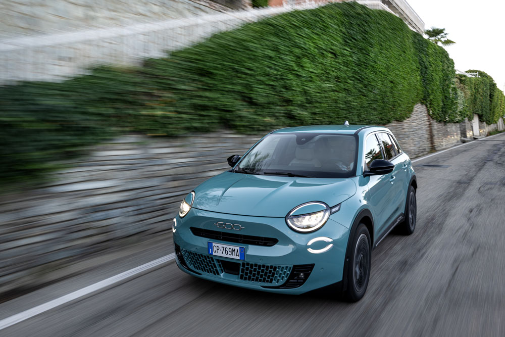 Primera prueba del Fiat 600e. Un 'clásico' a la vanguardia 16 Motor16 FIAT 600E 7 1 Motor16