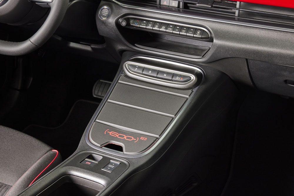 Primera prueba del Fiat 600e. Un 'clásico' a la vanguardia 99 Motor16 FIAT 600E 89 Motor16