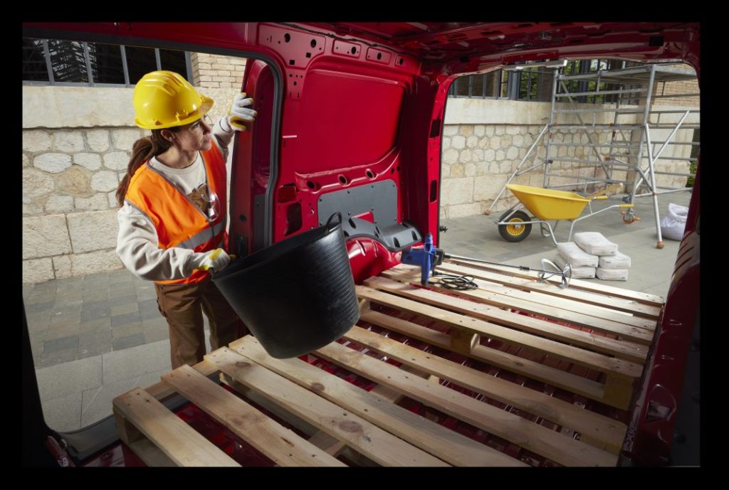 Nueva Ford Transit Connect 2024, la furgoneta más avanzada de su clase 2 Motor16 Ford Transit Connect 3 Motor16