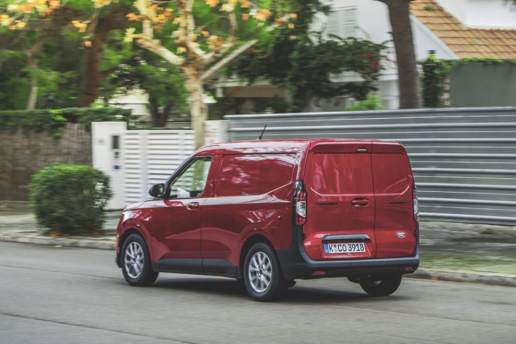 Nuevo Ford Tourneo Courier 2024. Una propuesta necesaria 21 Motor16 Ford Transit Courier 2024 2 Motor16