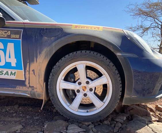 Porsche 911 Dakar: de Munich al Lago Rosa con un juego de neumáticos 2 Motor16 Porsche y Pirelli.