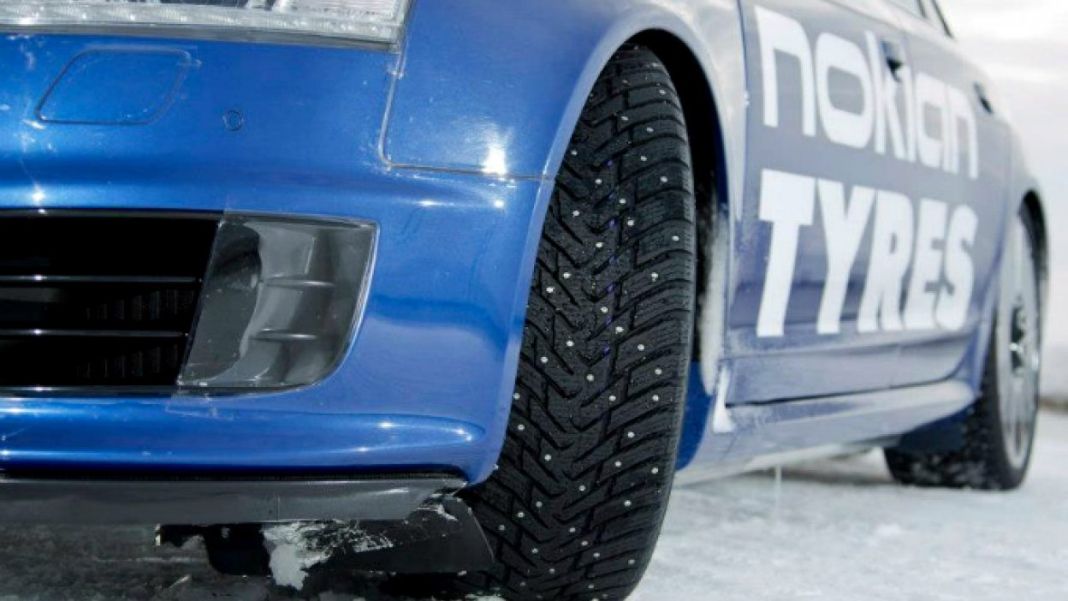 Neumáticos con clavos: ¿Puedo utilizarlos en mi coche? 2 Motor16 UNA DECISIÓN PESADA: PROS, CONTRAS Y ALTERNATIVAS