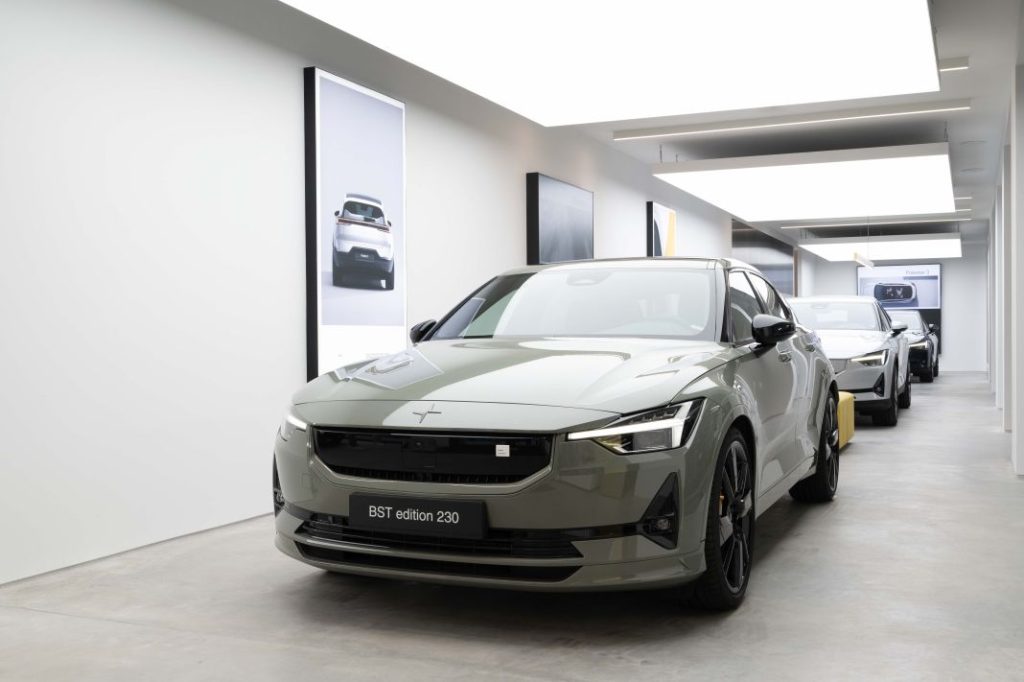 Inaugurado el espacio Polestar de la calle Rosselló para dar la bienvenida al Polestar 4 3 Motor16 Polestar Rossello 02edit Motor16