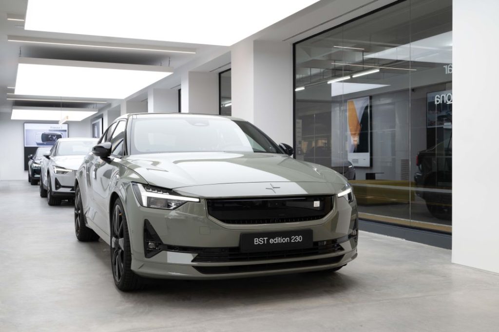 Inaugurado el espacio Polestar de la calle Rosselló para dar la bienvenida al Polestar 4 4 Motor16 Polestar Rossello 03edit Motor16