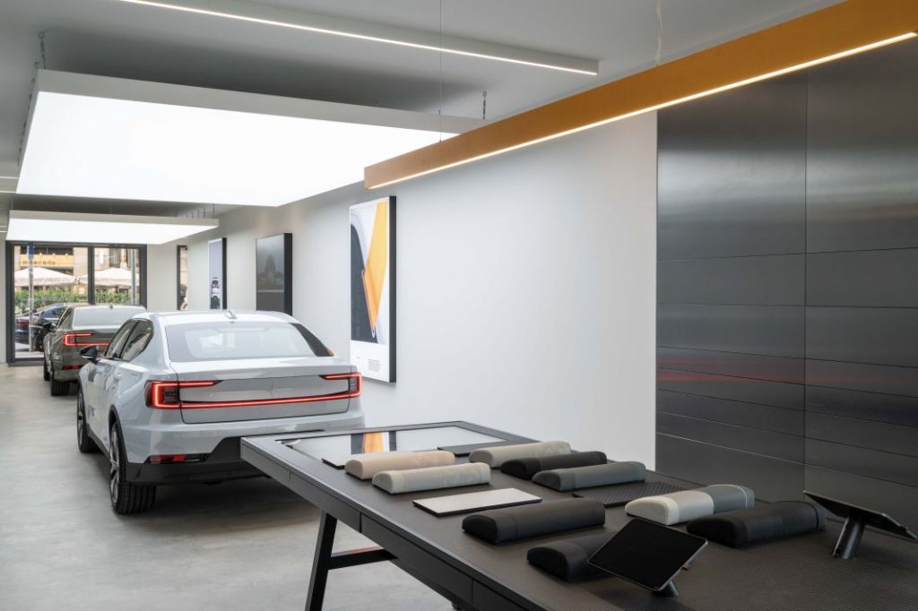 Inaugurado el espacio Polestar de la calle Rosselló para dar la bienvenida al Polestar 4 1 Motor16 Polestar-Rosselló_07edit