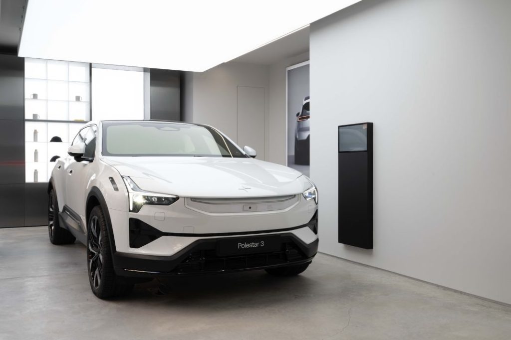 Inaugurado el espacio Polestar de la calle Rosselló para dar la bienvenida al Polestar 4 7 Motor16 Polestar Rossello 15edit Motor16