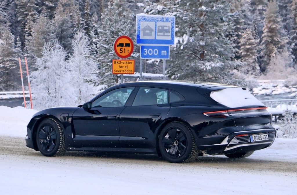 Fotos espía del renovado Porsche Taycan Sport Turismo 2024 16 Motor16 Porsche Taycan Sport Turismo facelift 15 Motor16