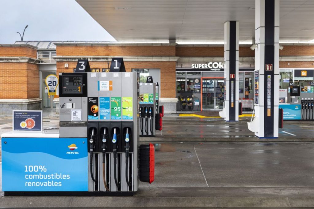 El diésel de Repsol que reduce el 90% de las emisiones y tiene 10 céntimos de descuento por litro 2 Motor16 Repsol combustibles renovables2 Motor16