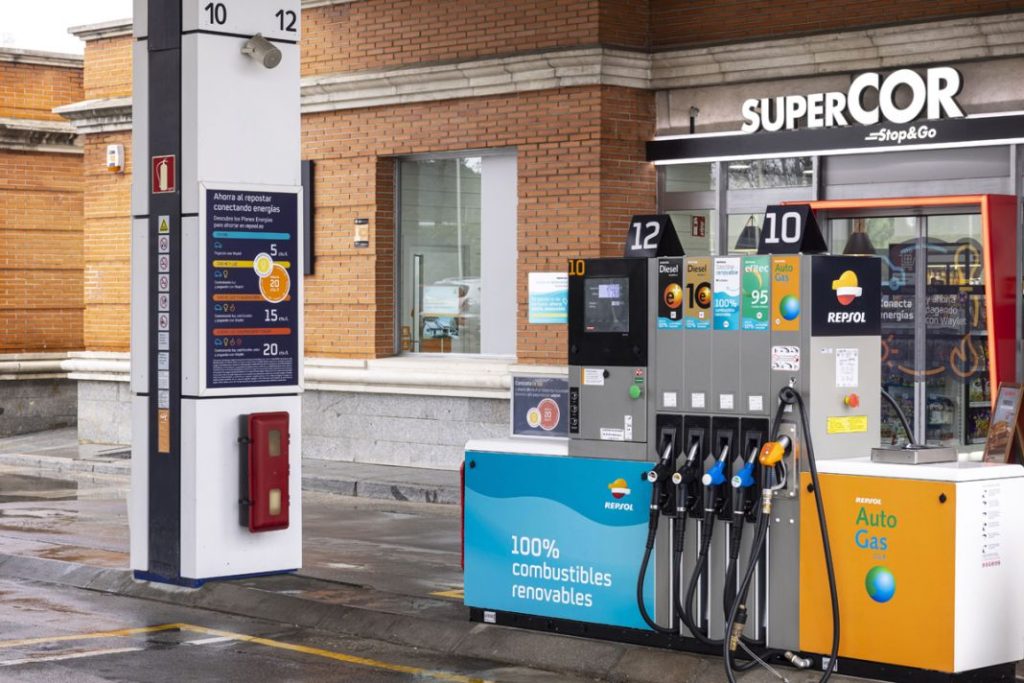 El diésel de Repsol que reduce el 90% de las emisiones y tiene 10 céntimos de descuento por litro 1 Motor16 renovable