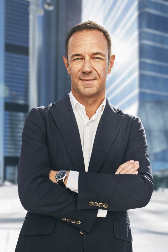 Sebastian Guigues, director general de Renault Iberia: «Nuestro objetivo es reconquistar el corazón de los españoles en la era de la electrificación» 1 Motor16 SEBASTIAN GUIGUES RENAULT 2 Motor16