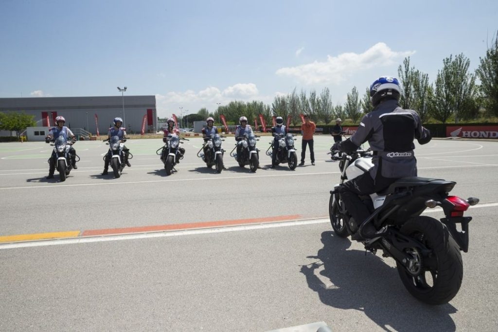 Las 'trabas' que la DGT pondrá a la hora de sacarse el carnet de 125 cc desde ya 138 Motor16 experiencia