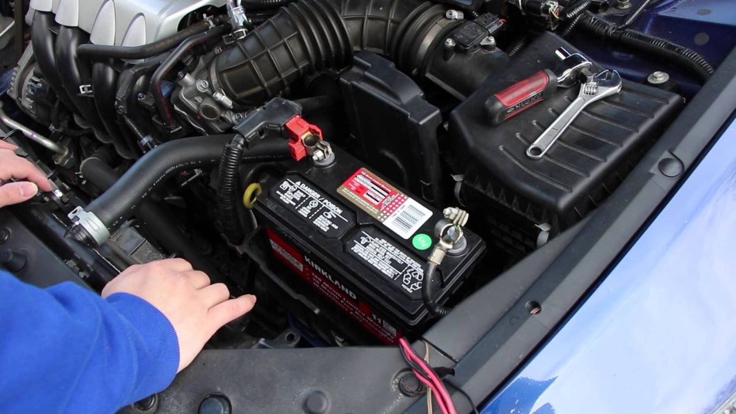 Así puedes cambiar la batería de tu coche y ahorrarte unos euros en la cuesta de enero 2 Motor16 CONSEJOS FINALES Y MANTENIMIENTO POST CAMBIO