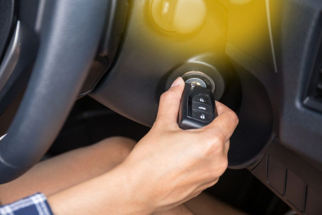 ¿La llave de tu coche se ha quedado sin pila? Este es el truco para abrirlo y arrancarlo en un minuto 13 Motor16 coche