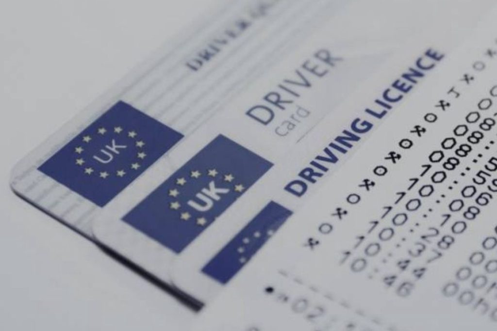 Si circulas sin carnet de conducir la DGT ya no te va a poder multar: Pero solo en un caso concreto 12 Motor16 formato