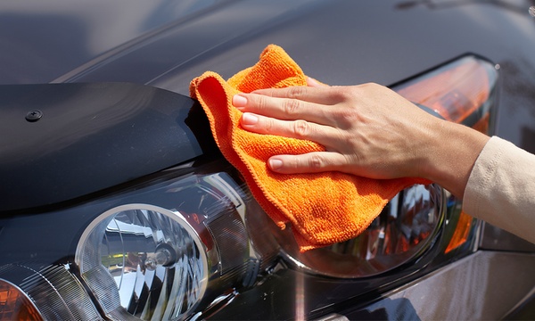 10 trucos infalibles para cuidar la pintura de tu coche 1 Motor16 encerado Motor16