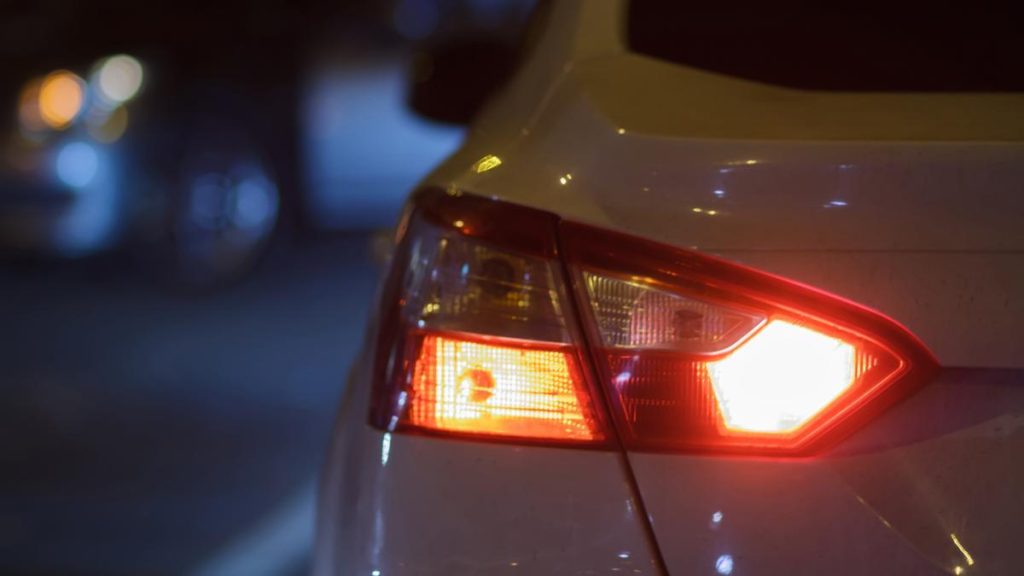 Esta promete ser la multa estrella de la DGT en 2024: Y tiene mucho que ver con los intermitentes de tu coche 241 Motor16 normativa