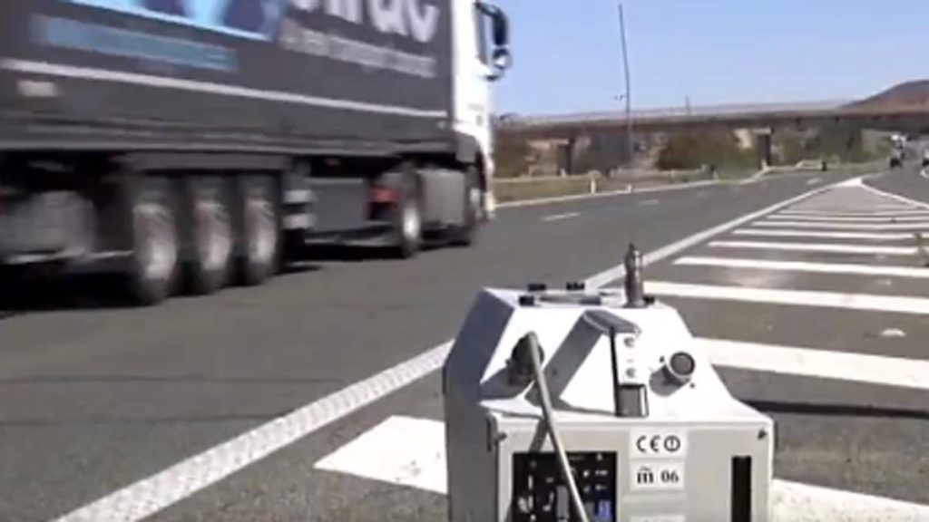 Si utilizas este nuevo método para engañar a los radares, la DGT y la Guardia Civil te va a buscar 225 Motor16 DGT