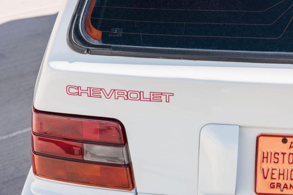 Este Suzuki Swift turbo “americano” de finales de los 80 busca nuevo dueño 6 Motor16 suzuki swift turbo chevrolet sprint 12 Motor16