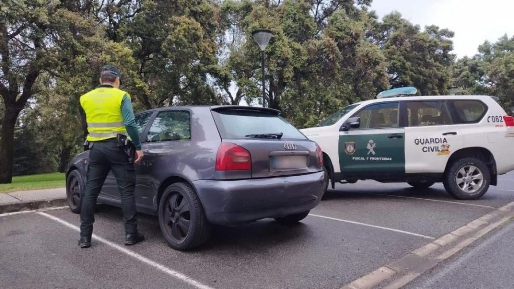 Si circulas sin carnet de conducir la DGT ya no te va a poder multar: Pero solo en un caso concreto 11 Motor16 moderno