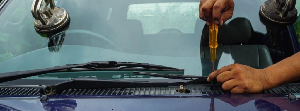 Esta es la pieza de tu coche que la Guardia Civil de Tráfico recomienda cambiar cada año 135 Motor16 cuidado