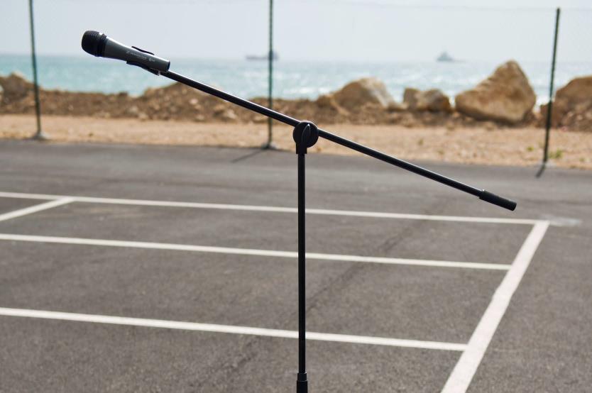 Este Toyota Land Cruiser es un cine móvil y se vende en la Península Ibérica 21 Motor16 toyota land cruiser 70 cine movil 51 Motor16