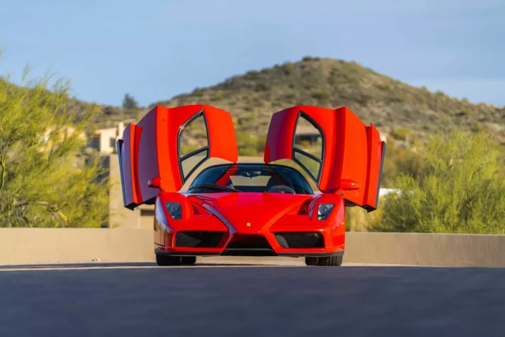 2003 Ferrari Enzo Mecum. Imagen delantera.