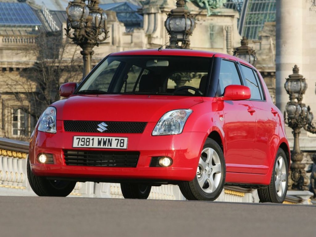 Suzuki Swift: la evolución de un superventas icónico 2 Motor16 2004 suzuki swift 1 Motor16