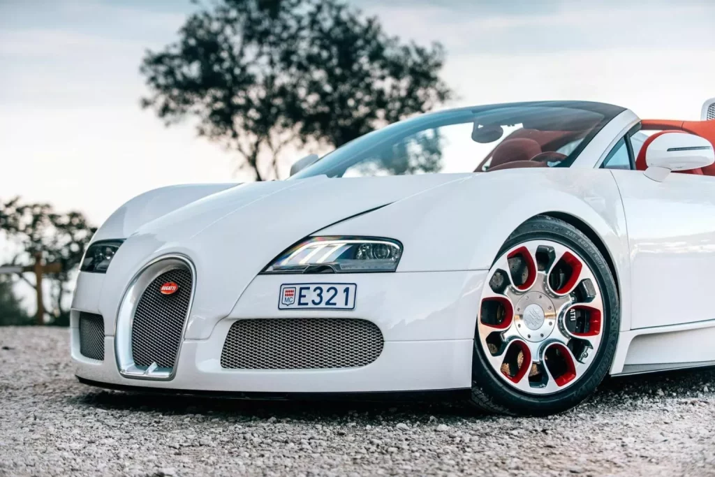 Con este Bugatti Veyron Grand Sport, alguien ha estrenado Año del Dragón como se merece 13 Motor16 2012 Bugatti Veyron Grand Sport Wei Long Collecting Cars 10 Motor16