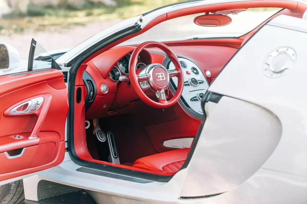Con este Bugatti Veyron Grand Sport, alguien ha estrenado Año del Dragón como se merece 20 Motor16 2012 Bugatti Veyron Grand Sport Wei Long Collecting Cars 17 Motor16