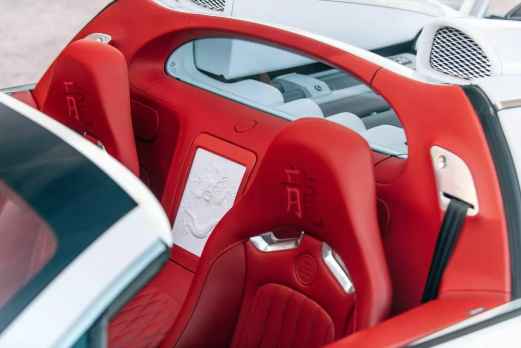 Con este Bugatti Veyron Grand Sport, alguien ha estrenado Año del Dragón como se merece 25 Motor16 2012 Bugatti Veyron Grand Sport Wei Long Collecting Cars 22 Motor16
