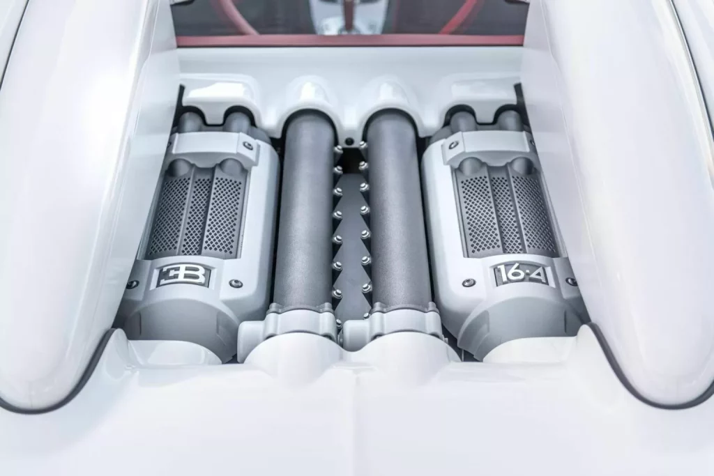 Con este Bugatti Veyron Grand Sport, alguien ha estrenado Año del Dragón como se merece 28 Motor16 2012 Bugatti Veyron Grand Sport Wei Long Collecting Cars 25 Motor16