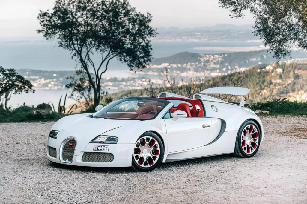 Con este Bugatti Veyron Grand Sport, alguien ha estrenado Año del Dragón como se merece 11 Motor16 2012 Bugatti Veyron Grand Sport Wei Long Collecting Cars 8 Motor16