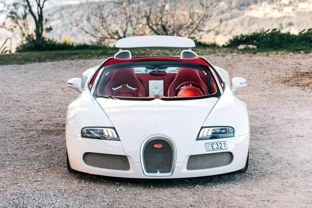 Con este Bugatti Veyron Grand Sport, alguien ha estrenado Año del Dragón como se merece 12 Motor16 2012 Bugatti Veyron Grand Sport Wei Long Collecting Cars 9 Motor16