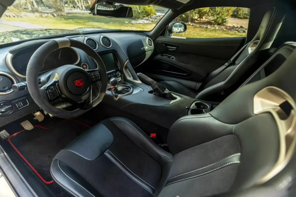 2017 Dodge Viper ACR VoooDoo II Edition Mecum. Imagen interior.