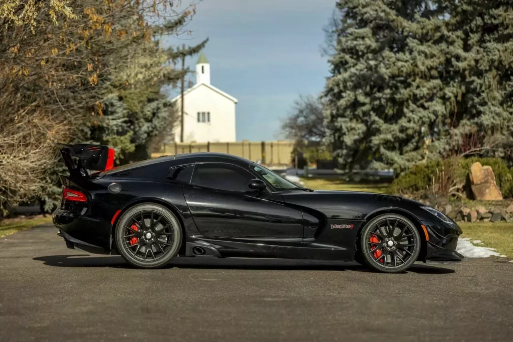 2017 Dodge Viper ACR VoooDoo II Edition 8 Motor16