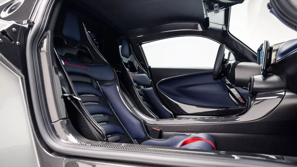 Este es el primer Hennessey Venom F5 que sale a subasta. Y ojo al precio 2 Motor16 2022 Hennessey Venom F5 Broad Arrow. Imagen interior.