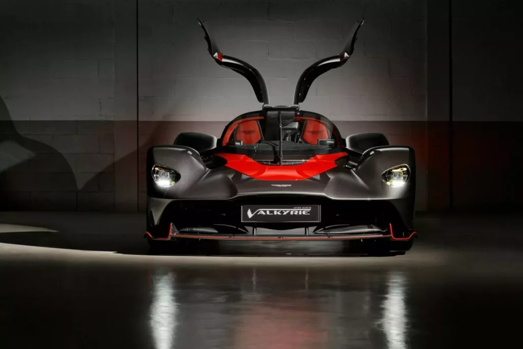 Aston Martin Valkyrie: el número 51 de los 150 fabricados puede ser tuyo 8 Motor16 2023 Aston martin Valkyrie RM Sothebys 5 Motor16